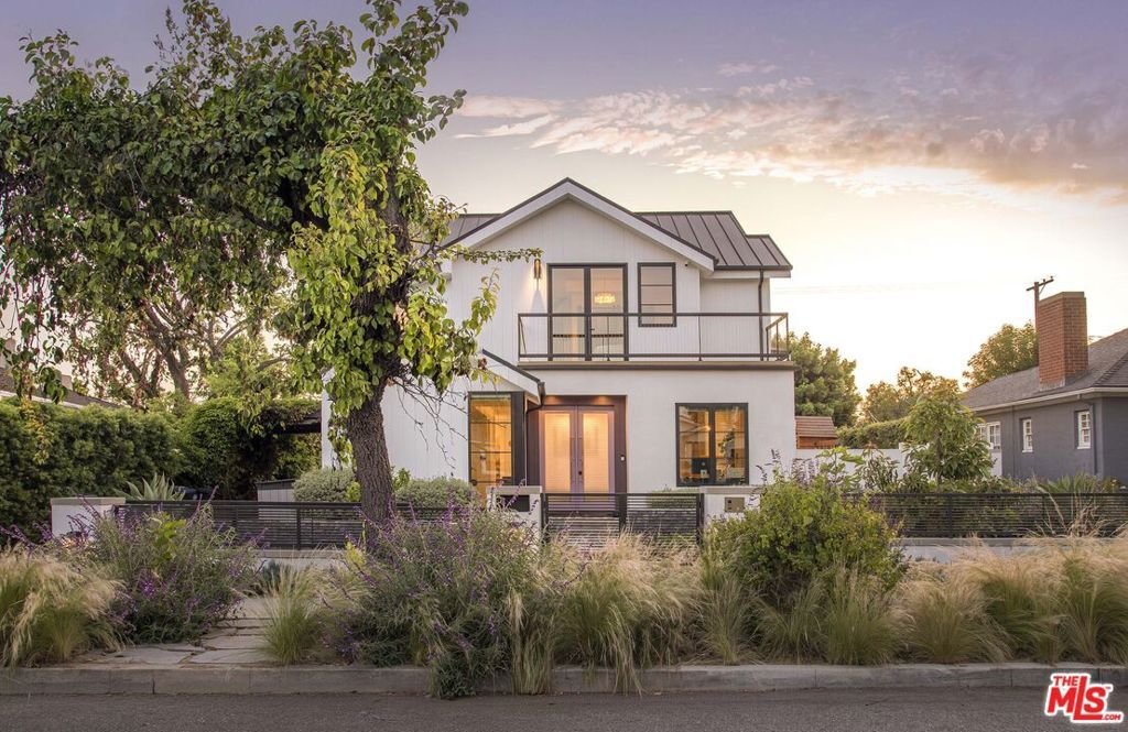 House in Burbank, California, United States 1 - 17737205