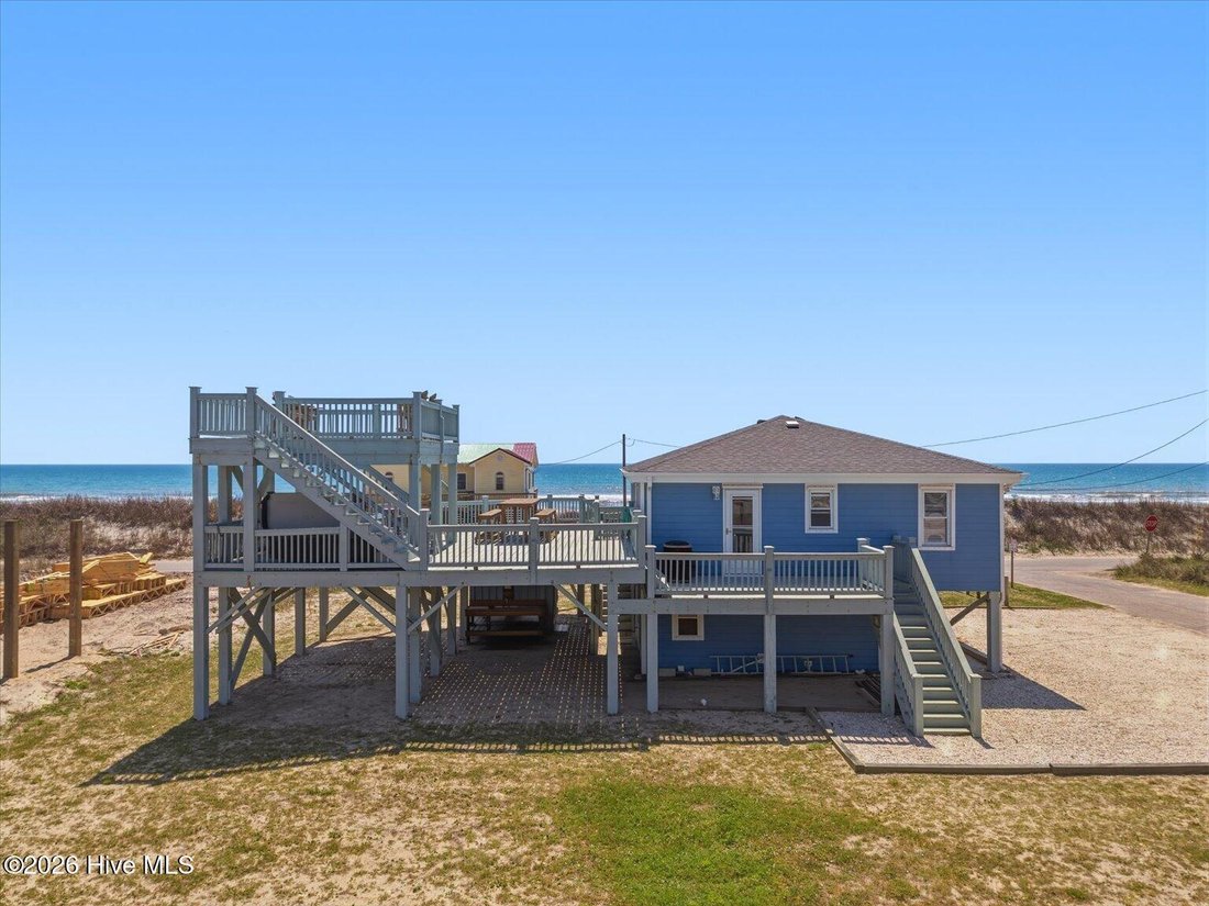House in North Topsail Beach, North Carolina, United States 2 - 17738286