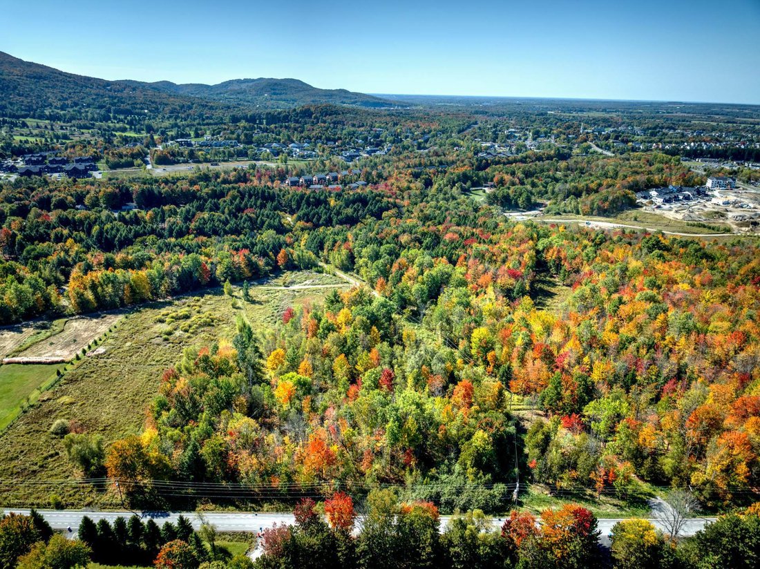 Land in Bromont, Quebec, Canada 2 - 16387895