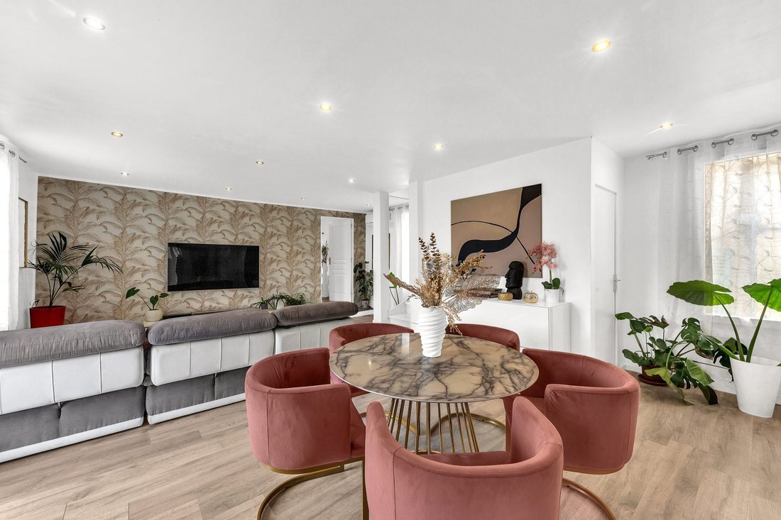House in Val de Cagne-Colline Route de Vence, Cagnes-sur-Mer, France 1 - 17371215