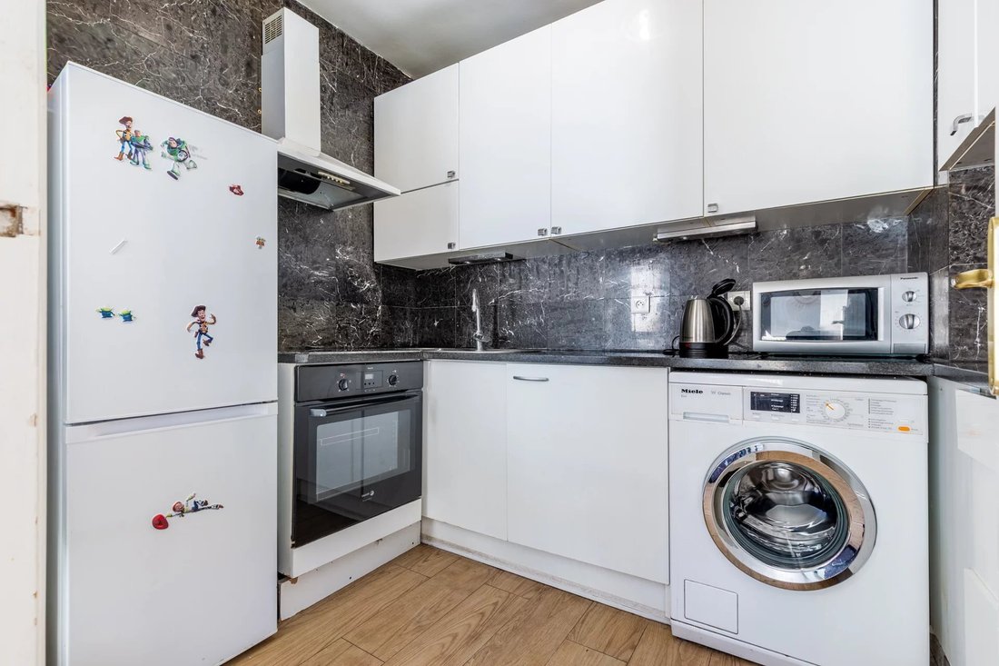 Apartment in Triangle d'Or, Paris 8e Arrondissement, Paris 5 - 17324822