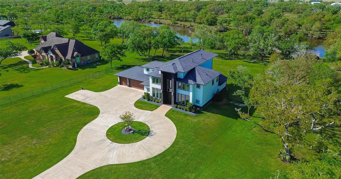 House in Angleton, Texas, United States 2 - 17738142