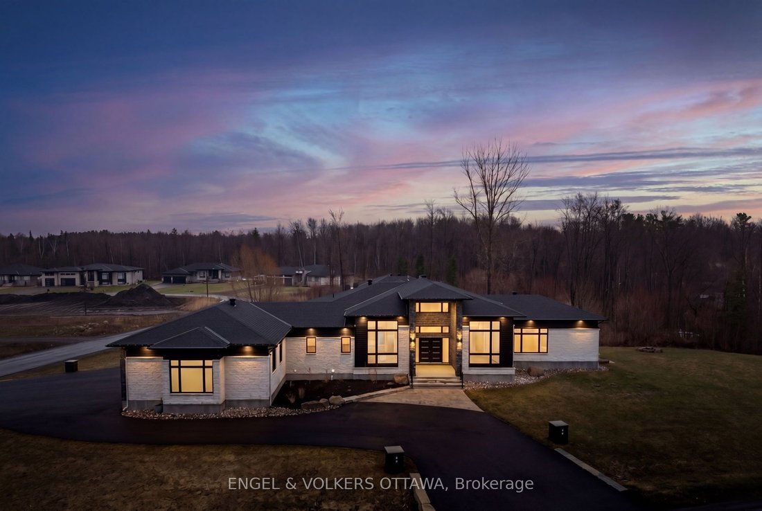 House in Ottawa, Ontario, Canada 1 - 17738861