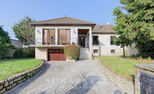 House in Neuilly-Plaisance, Ile-de-France, France 1