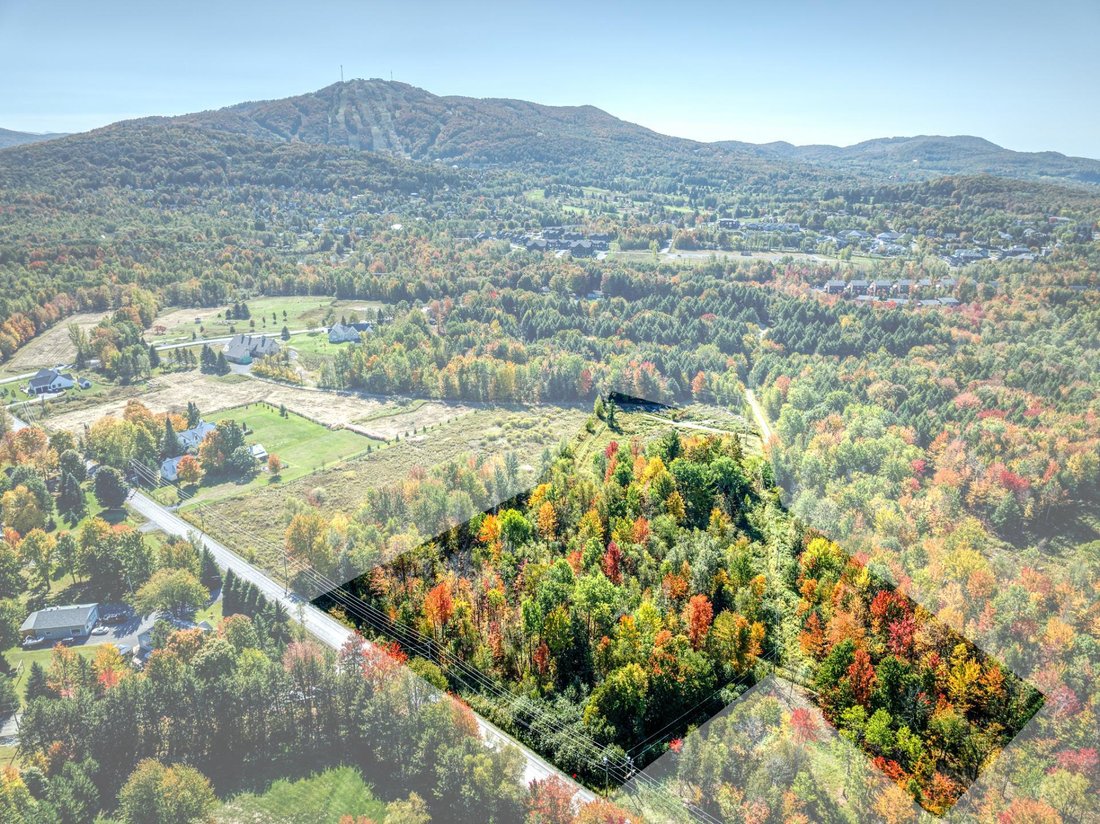 Land in Bromont, Quebec, Canada 1 - 16387895