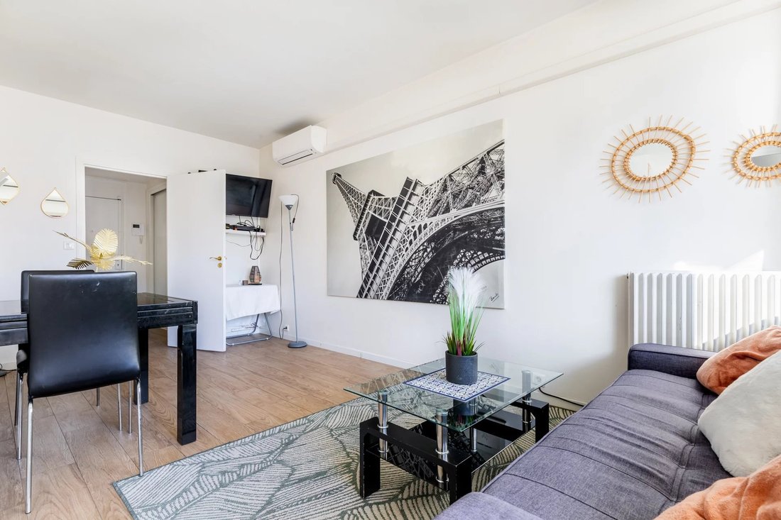 Apartment in Triangle d'Or, Paris 8e Arrondissement, Paris 3 - 17324822