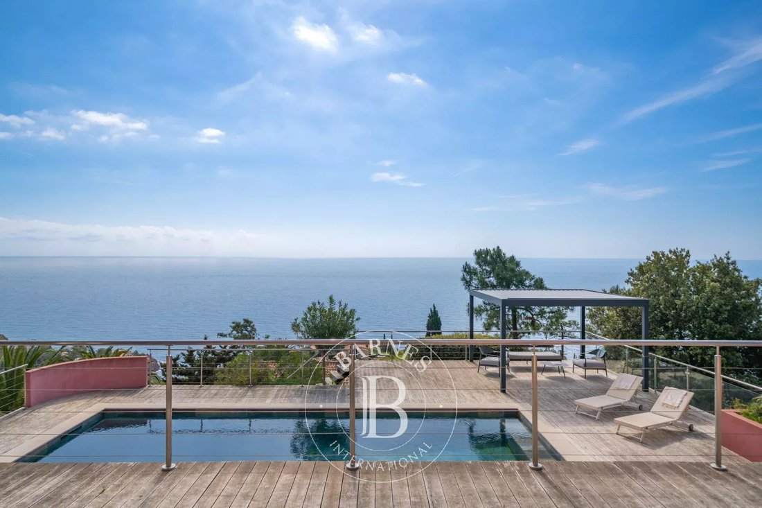Villa in Théoule-sur-Mer, Provence-Alpes-Côte d'Azur, France 2 - 17737398