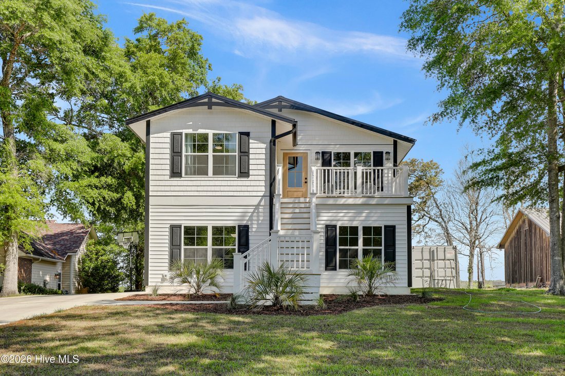 House in North Topsail Beach, North Carolina, United States 1 - 17738262