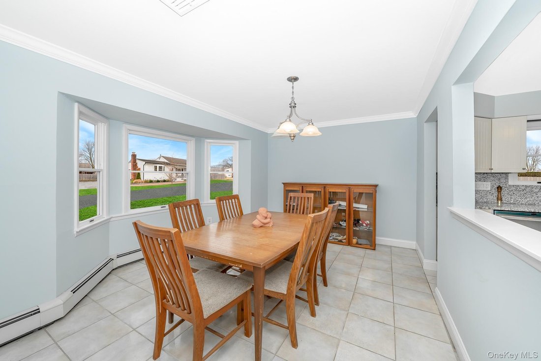 House in Lindenhurst, New York, United States 4 - 17738637