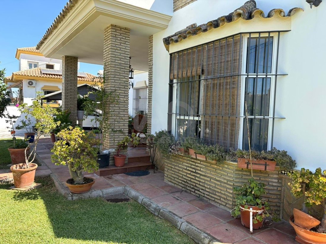Chalet in Chiclana de la Frontera, Andalusia, Spain 5 - 16485257