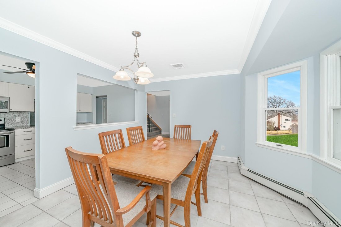 House in Lindenhurst, New York, United States 5 - 17738637
