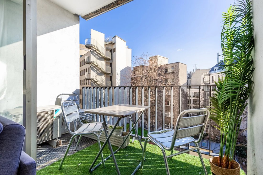 Apartment in Triangle d'Or, Paris 8e Arrondissement, Paris 2 - 17324822