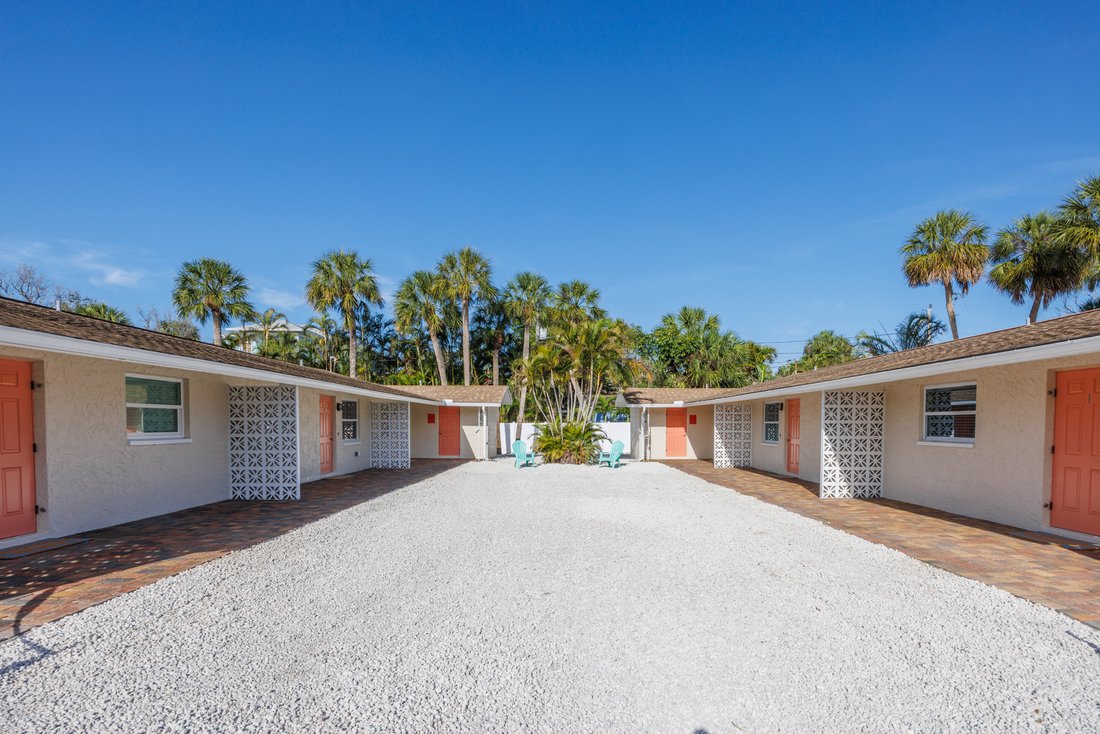 Apartment in Indian Shores, Florida, United States 4 - 17736792