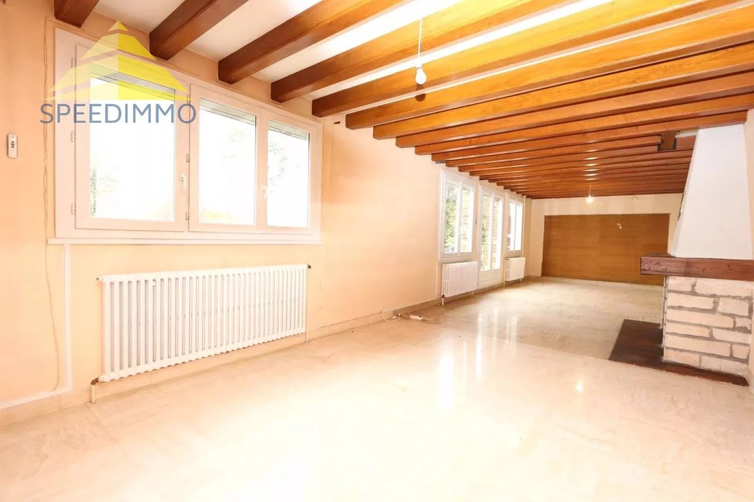 House in Mandres-les-Roses, Ile-de-France, France 4 - 17735810