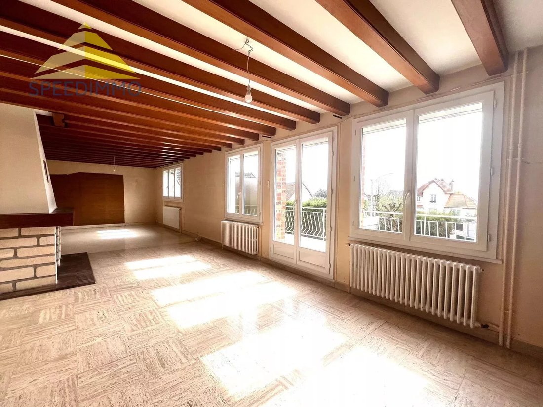 House in Mandres-les-Roses, Ile-de-France, France 3 - 17735810