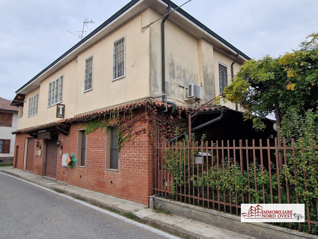 Farm Ranch in Santa Corinna, Lombardy, Italy 2 - 16456752
