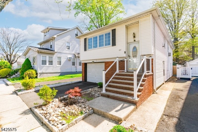 House in Irvington, New Jersey, United States 3 - 17735953