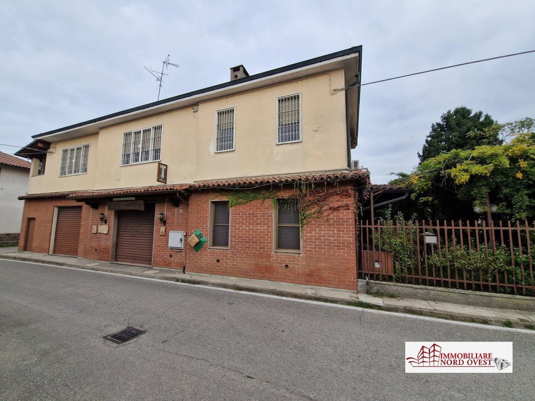 Villa in Santa Corinna, Lombardy, Italy 2 - 16663448