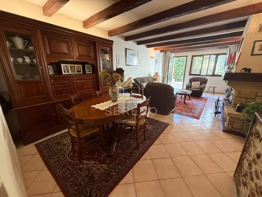 House in Fontenay-sous-Bois, Ile-de-France, France 3 - 17735696