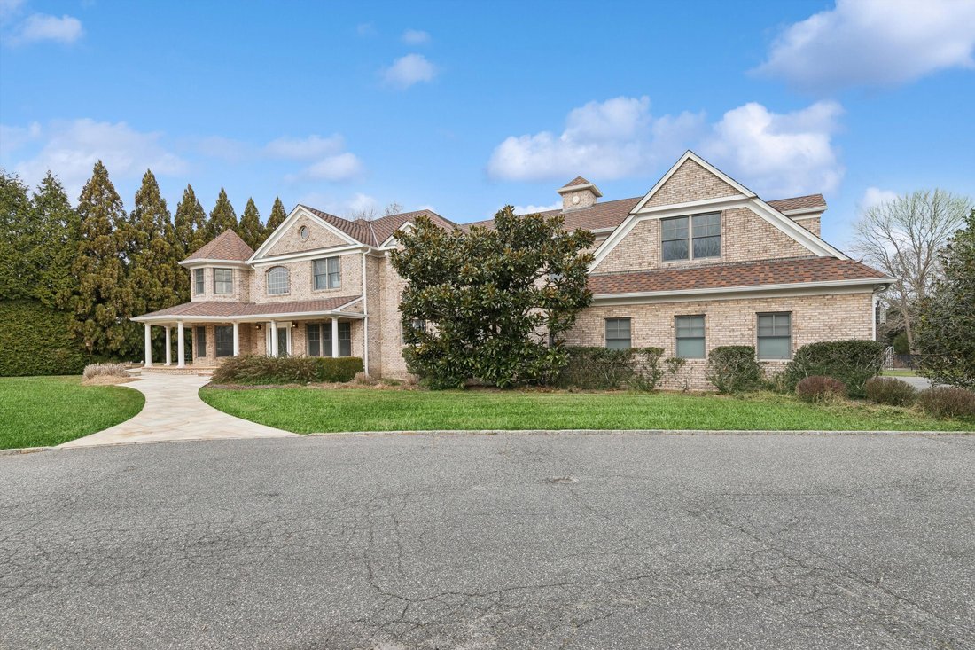 East Quogue, New York, United States 1 - 17735478