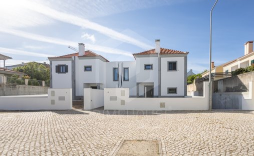 House in Azeitao (Sao Lourenco e Sao Simao), Setubal, Portugal 1