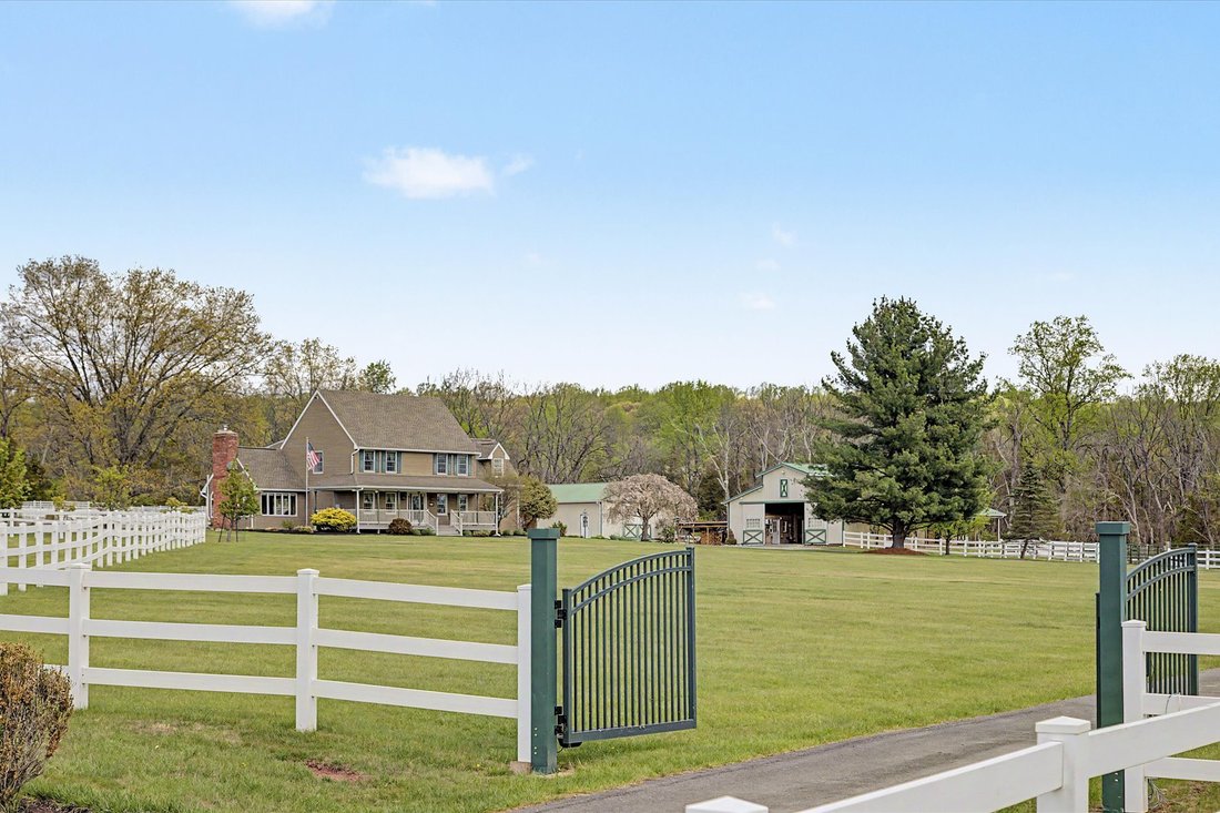 House in Milford, New Jersey, United States 3 - 17736405