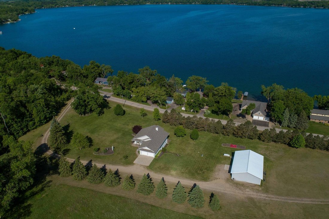 House in Battle Lake, Minnesota, United States 2 - 17736742