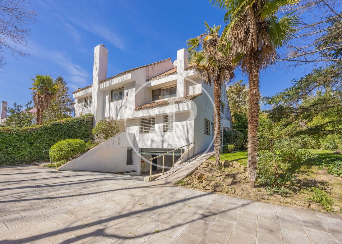 Villa in Fuencarral-El Pardo, Madrid, Spain 4 - 17735973