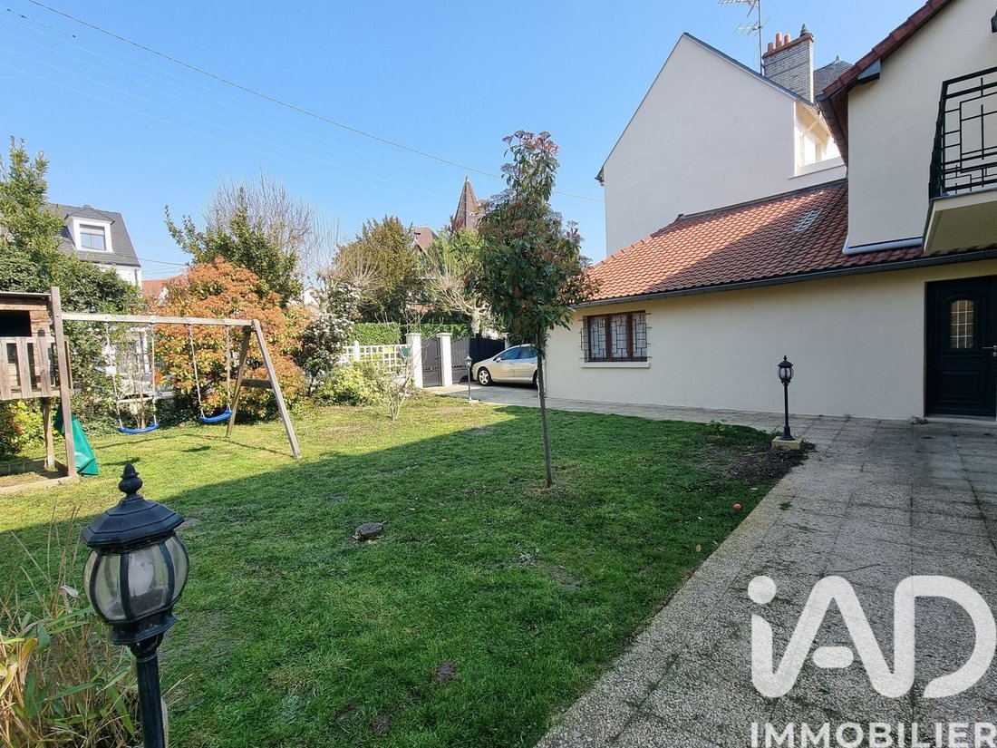 House in Sucy-en-Brie, Ile-de-France, France 3 - 16946456