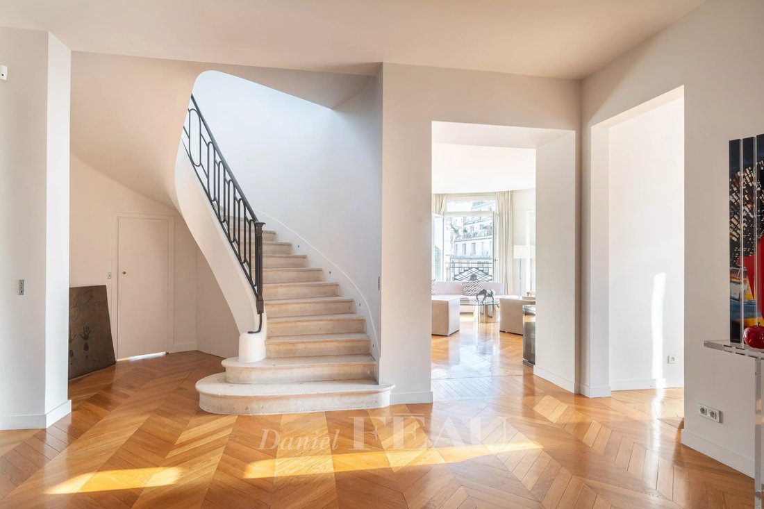 Apartment in Muette Nord, Paris 16e Arrondissement, Paris 4 - 17735901