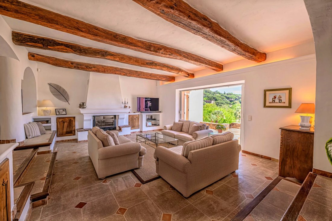Villa in Grimaud, Provence-Alpes-Côte d'Azur, France 3 - 17596448