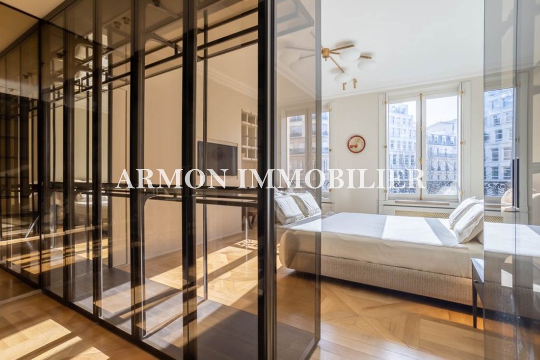 Apartment in Elysées-Madeleine, Paris 8e Arrondissement, Paris 4 - 16408700