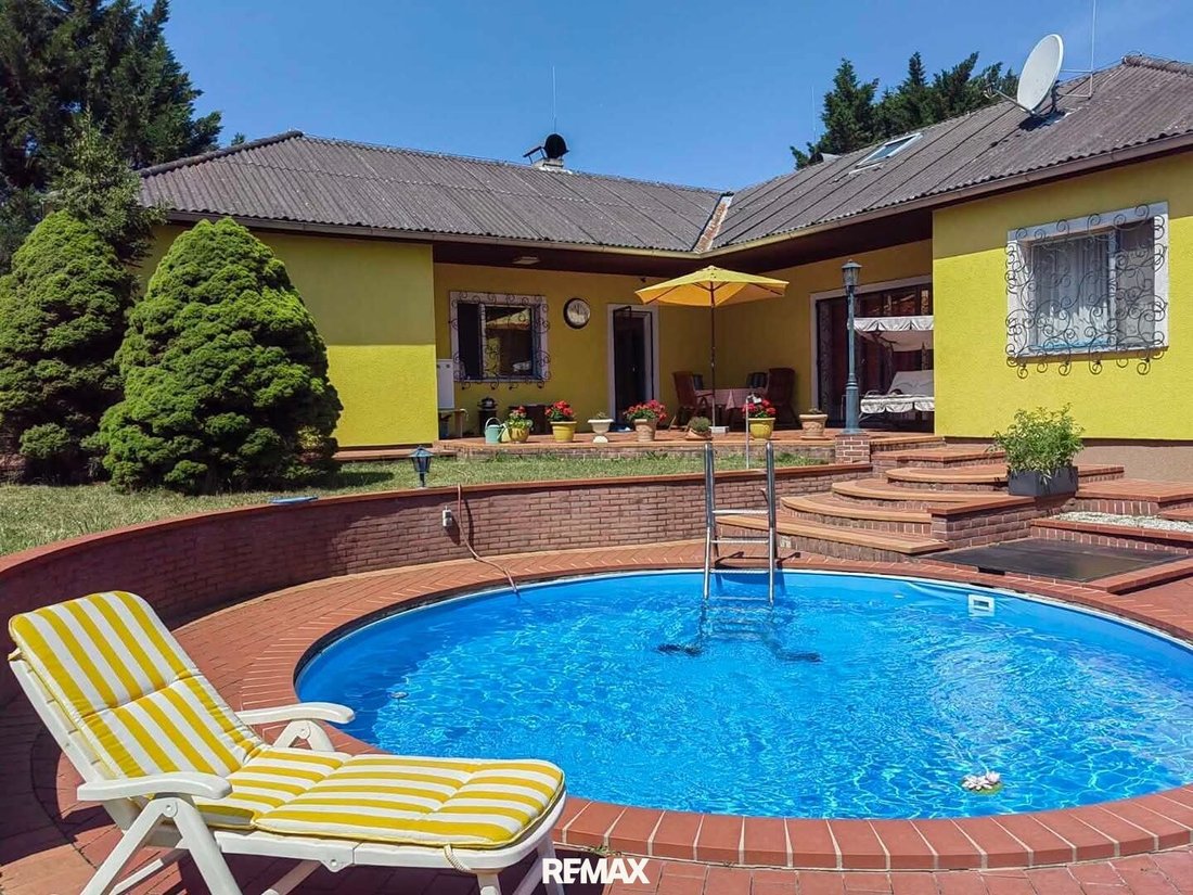 Bungalow in Strasshof an der Nordbahn, Lower Austria, Austria 2 - 17364250