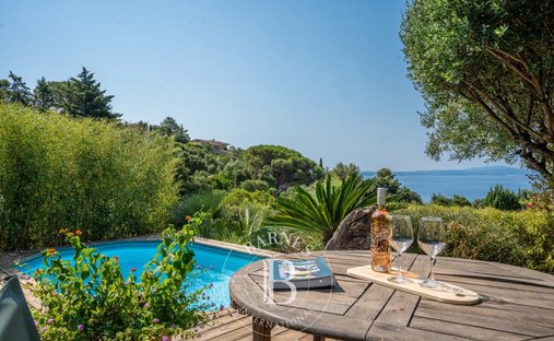 Villa in Les Issambres, Roquebrune-sur-Argens, France 1