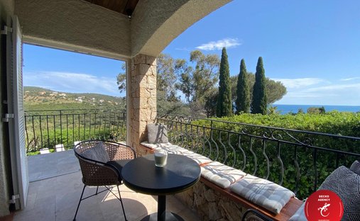 Villa in Les Issambres, Roquebrune-sur-Argens, France 1