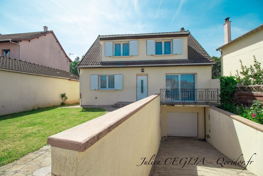House in Vitry-sur-Seine, Ile-de-France, France 1 - 16949679