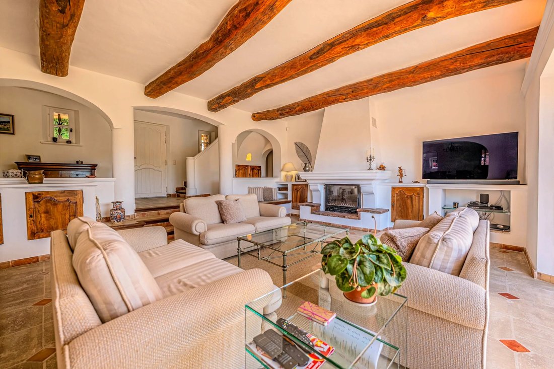 Villa in Grimaud, Provence-Alpes-Côte d'Azur, France 4 - 17596448