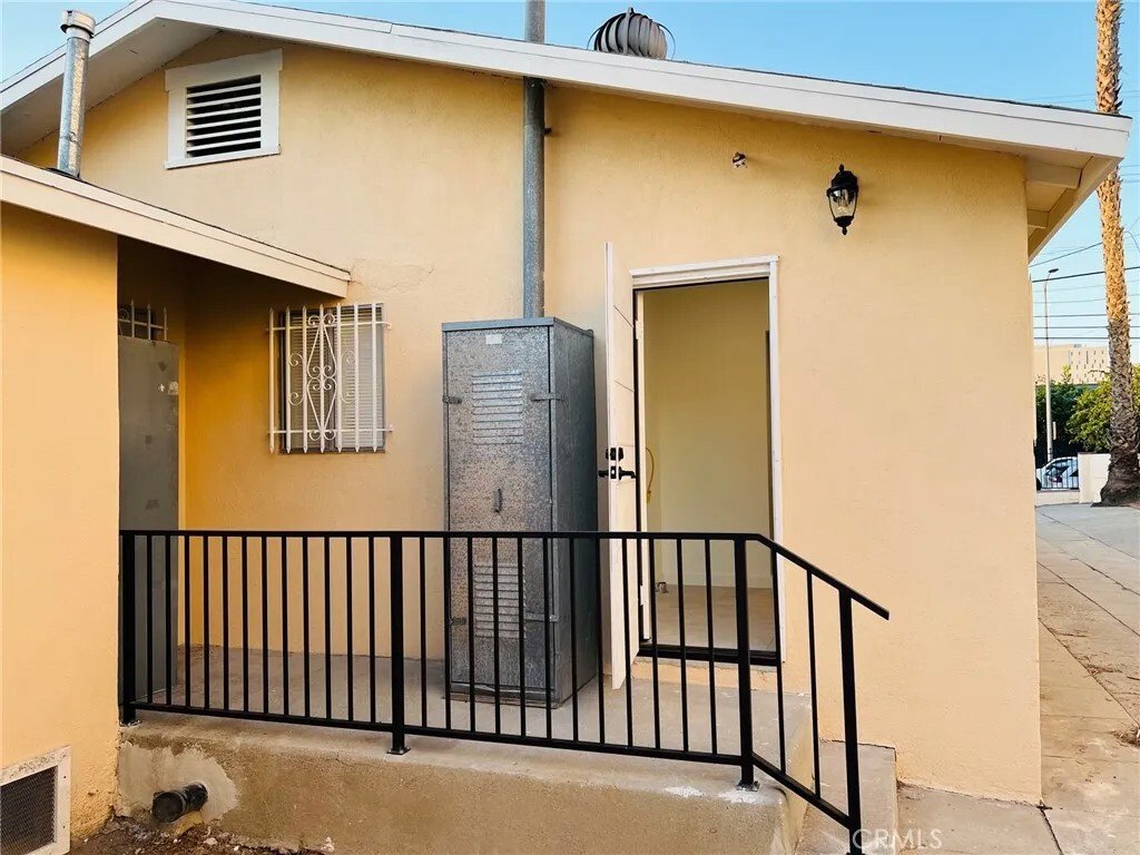 Los Angeles, California, United States 3 - 16525745