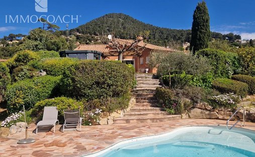 House in Centre Ville, Carqueiranne, France 1