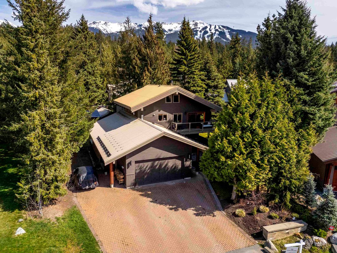 House in Whistler, British Columbia, Canada 1 - 17560792