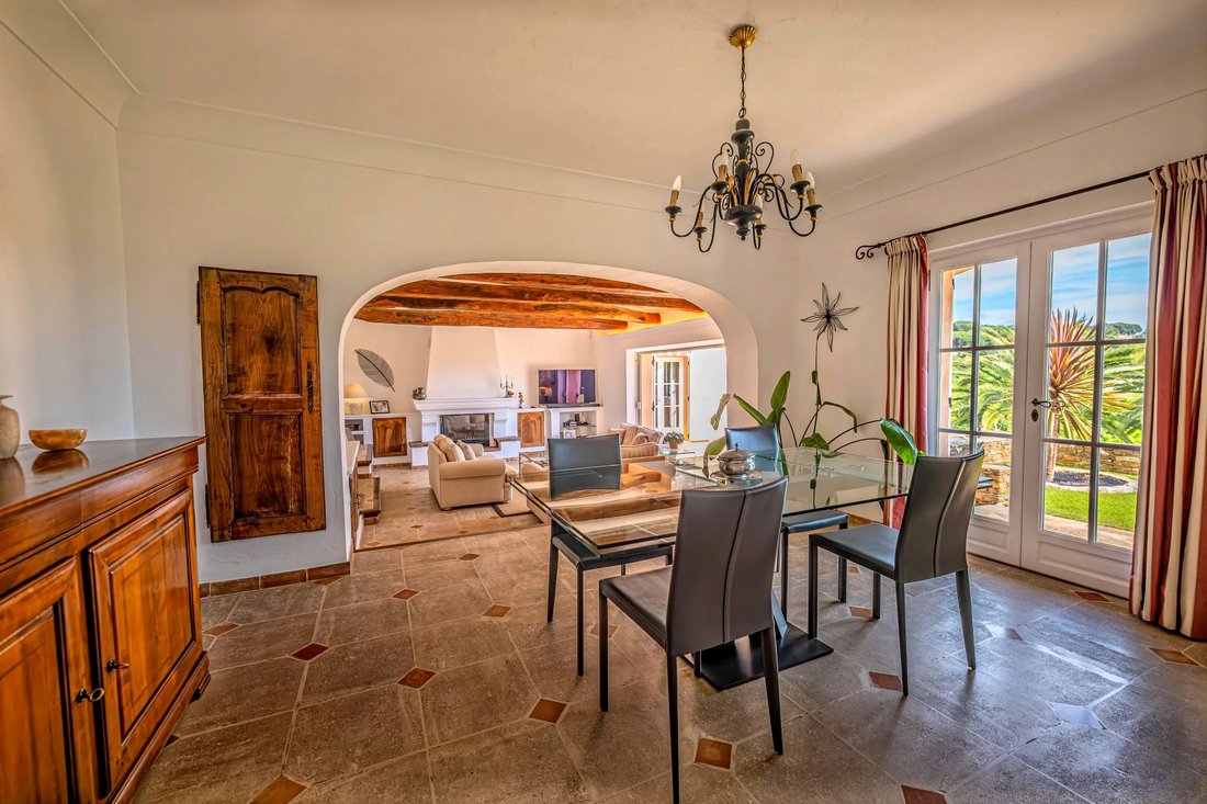 Villa in Grimaud, Provence-Alpes-Côte d'Azur, France 5 - 17596448