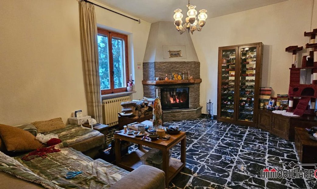 Villa consisting of several buildings, San Gimignano (total 832 sqm)