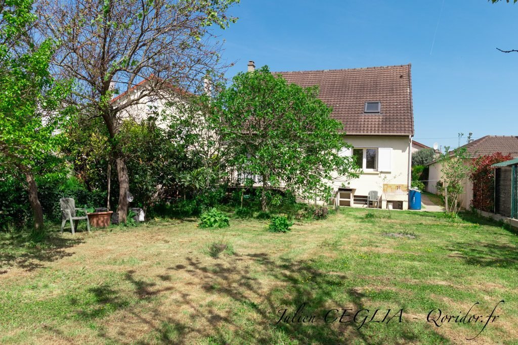 House in Vitry-sur-Seine, Ile-de-France, France 3 - 16949679