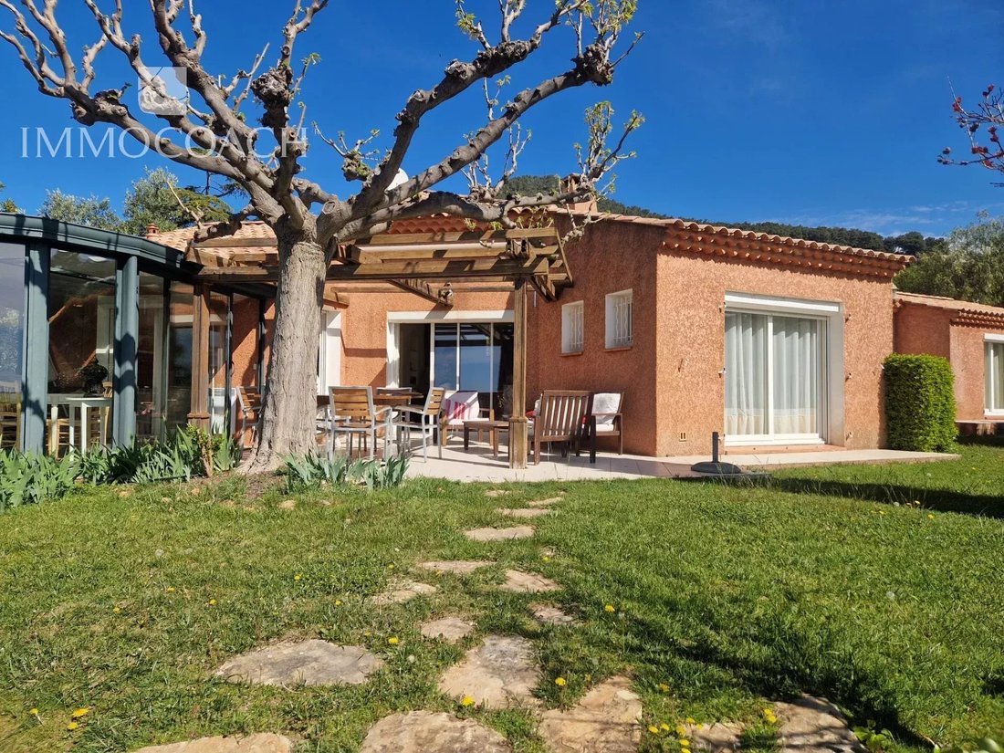 House in Centre Ville, Carqueiranne, France 4 - 17738732