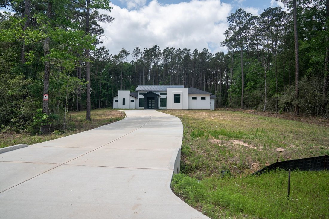 House in Huntsville, Texas, United States 2 - 17738154