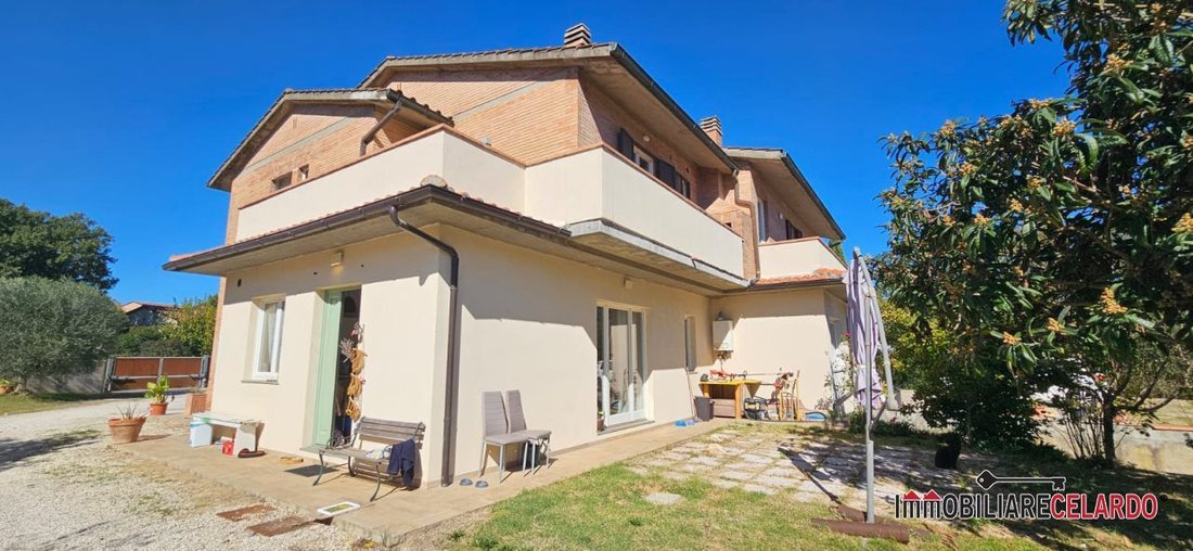 Villa in Colle di Val d'Elsa, Tuscany, Italy 1 - 16487053