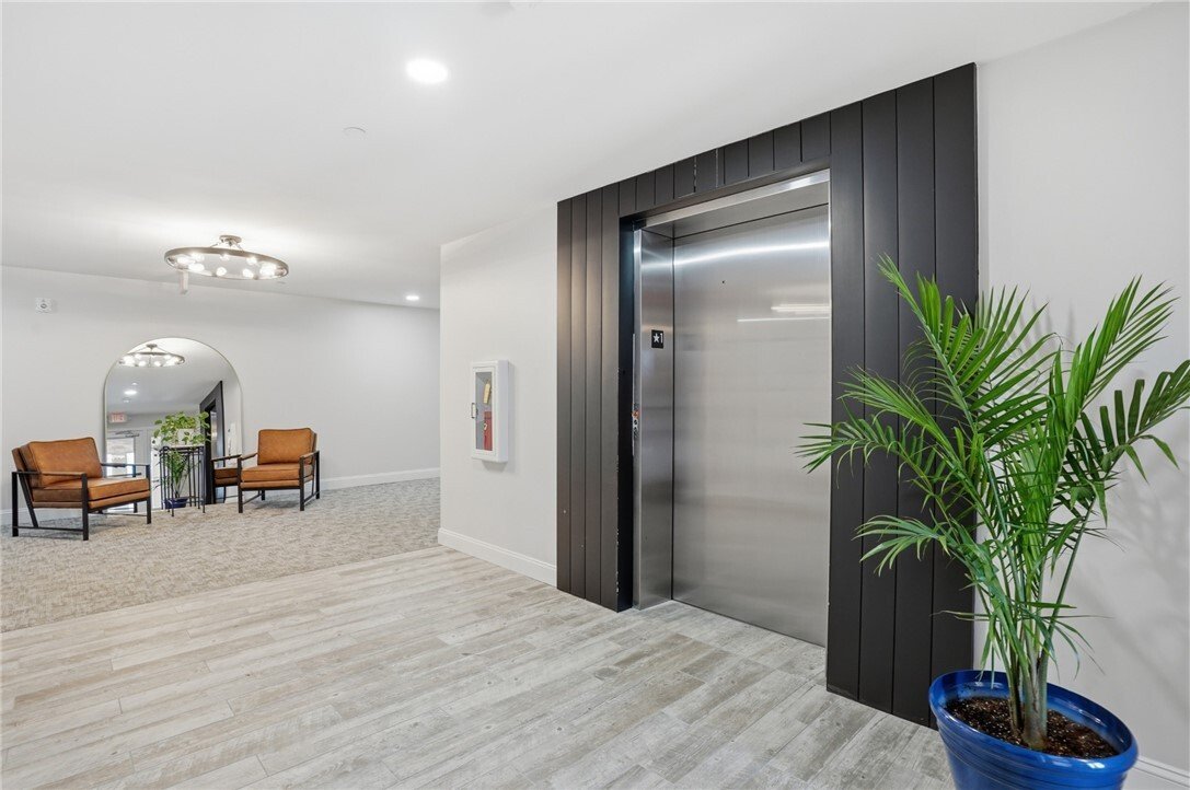Condo in Warwick, Rhode Island, United States 5 - 17737190