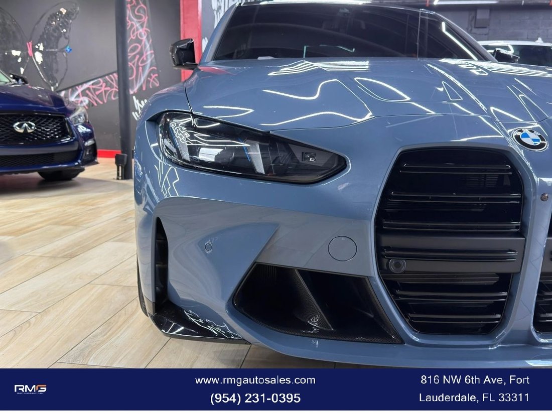 Sedan in Fort Lauderdale, FL, United States 4 - 17739436