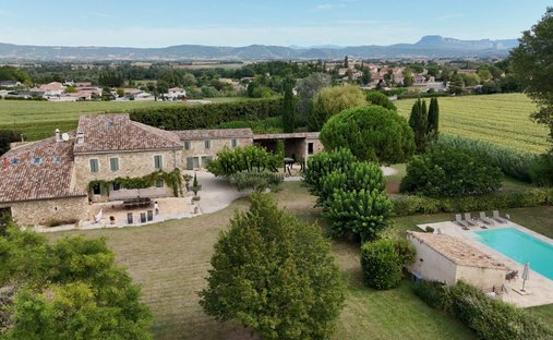 Country House in Saint-Gervais-sur-Roubion, Auvergne-Rhône-Alpes, France 1