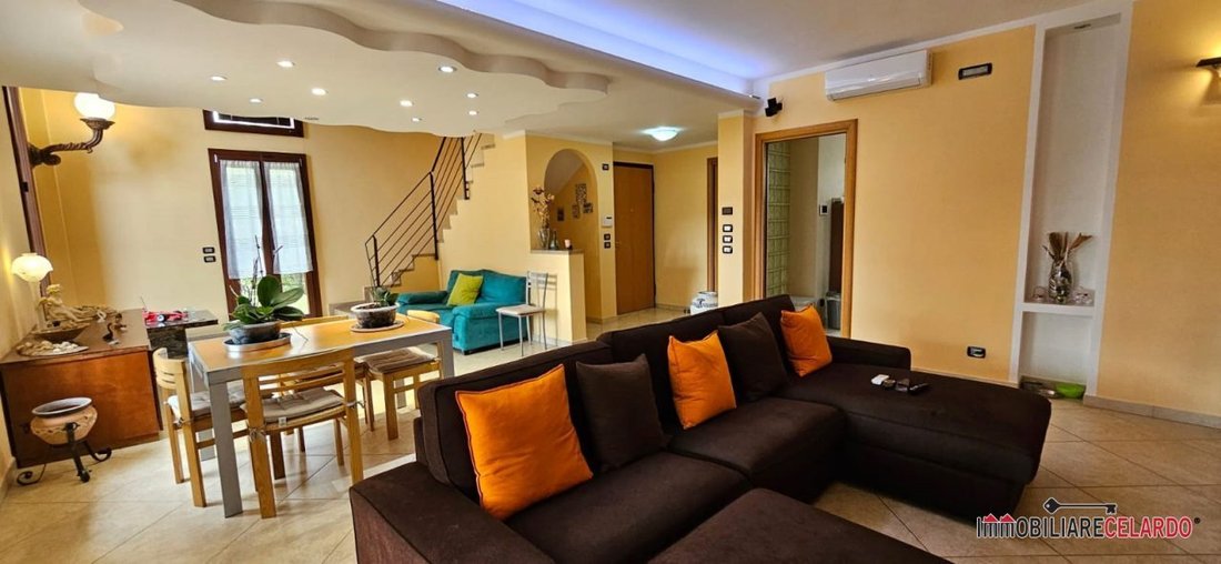 Villa in Monteriggioni, Tuscany, Italy 3 - 14713132